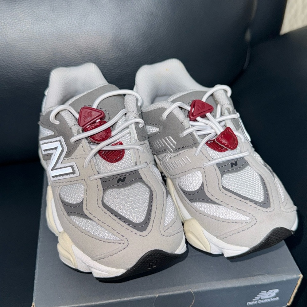 NEW BALANCE 9060 7C